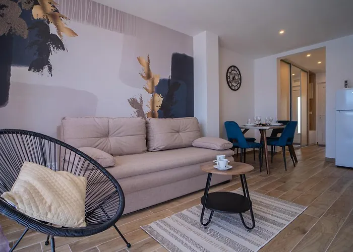 Laurel Apartments